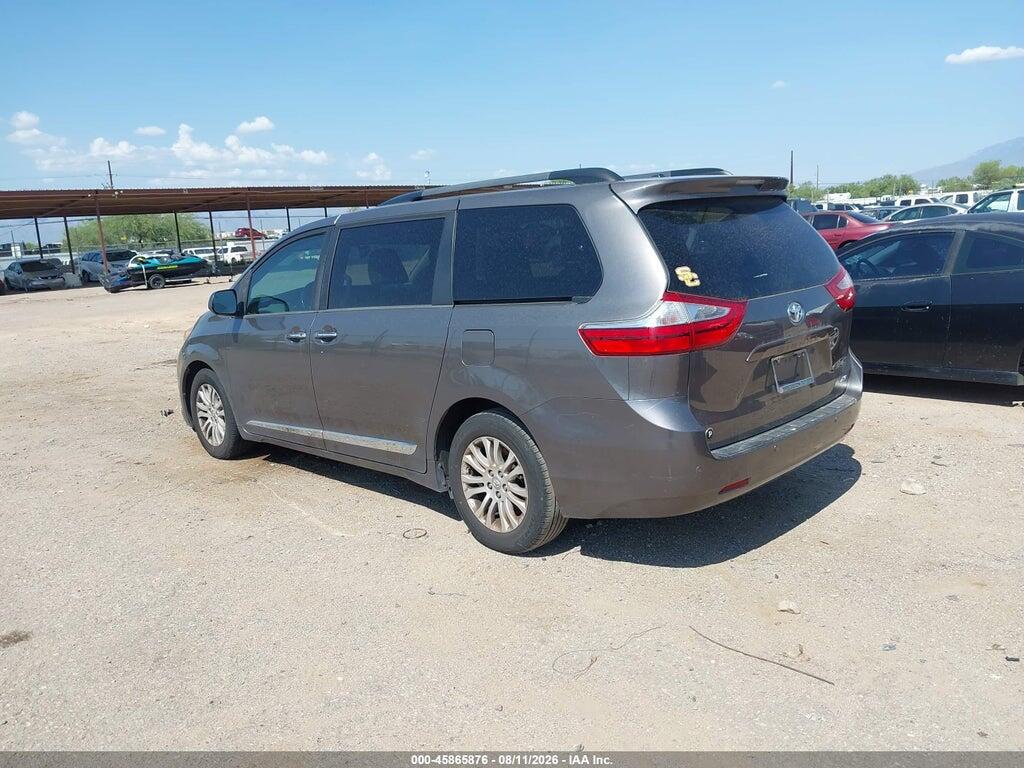 5TDYZ3DC6HS894125 2017 TOYOTA SIENNA photo no. 3