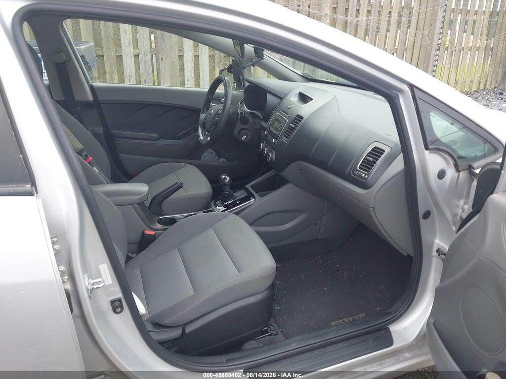 3KPFK4A72HE108100 2017 KIA FORTE photo no. 5