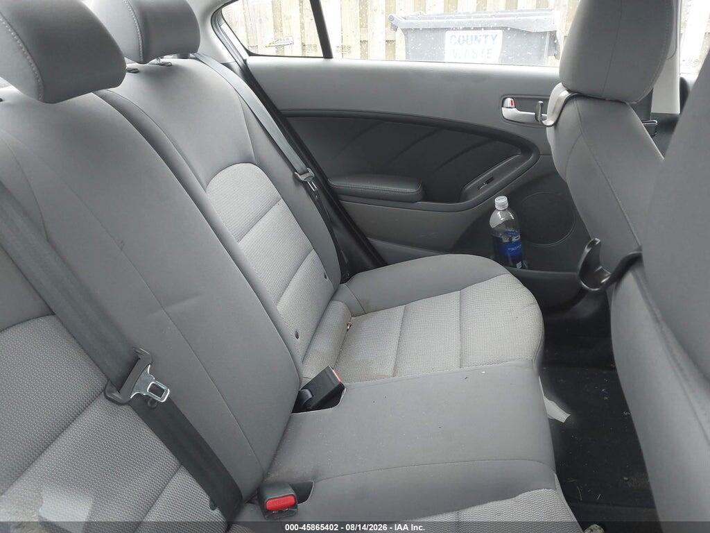 3KPFK4A72HE108100 2017 KIA FORTE photo no. 8