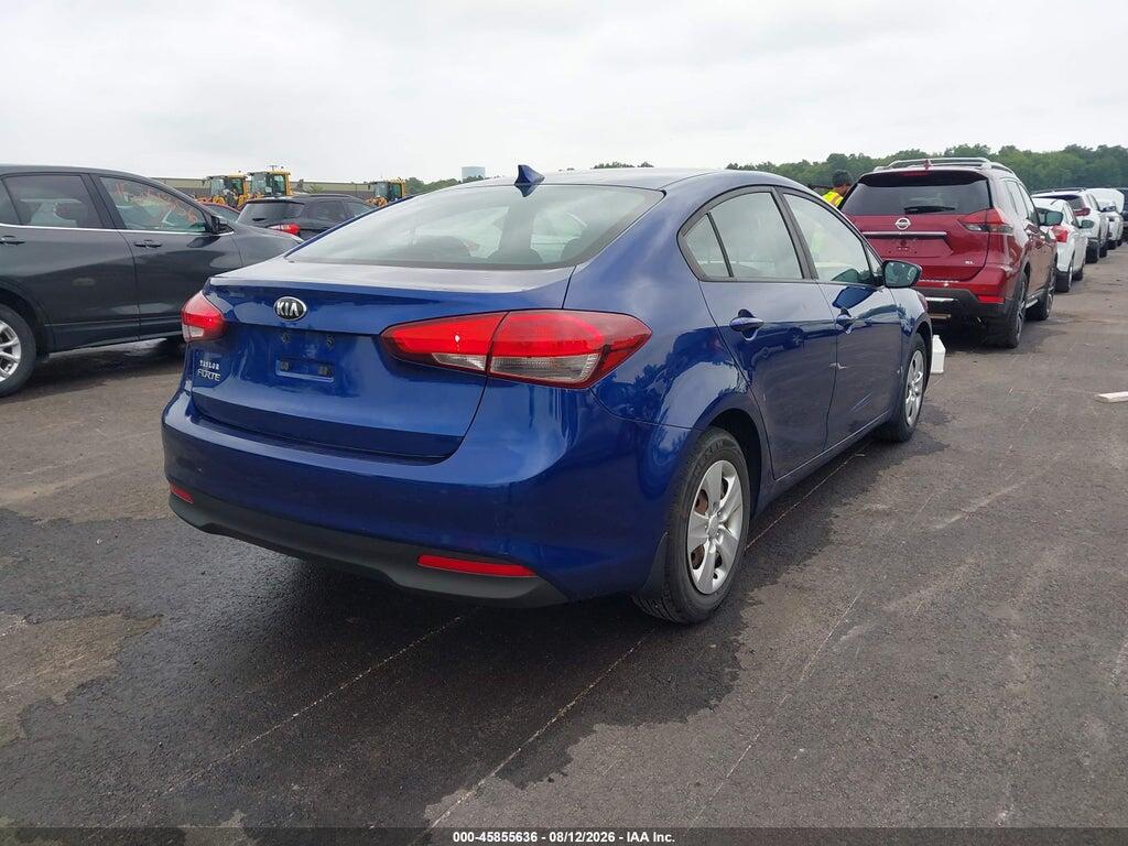 3KPFK4A76JE196607 2018 KIA FORTE photo no. 4