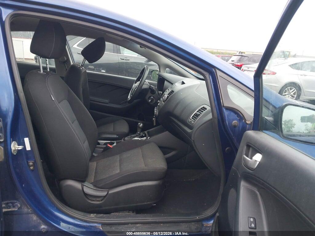 3KPFK4A76JE196607 2018 KIA FORTE photo no. 5