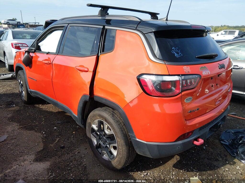 3C4NJDDB8JT287579 2018 JEEP COMPASS photo no. 3