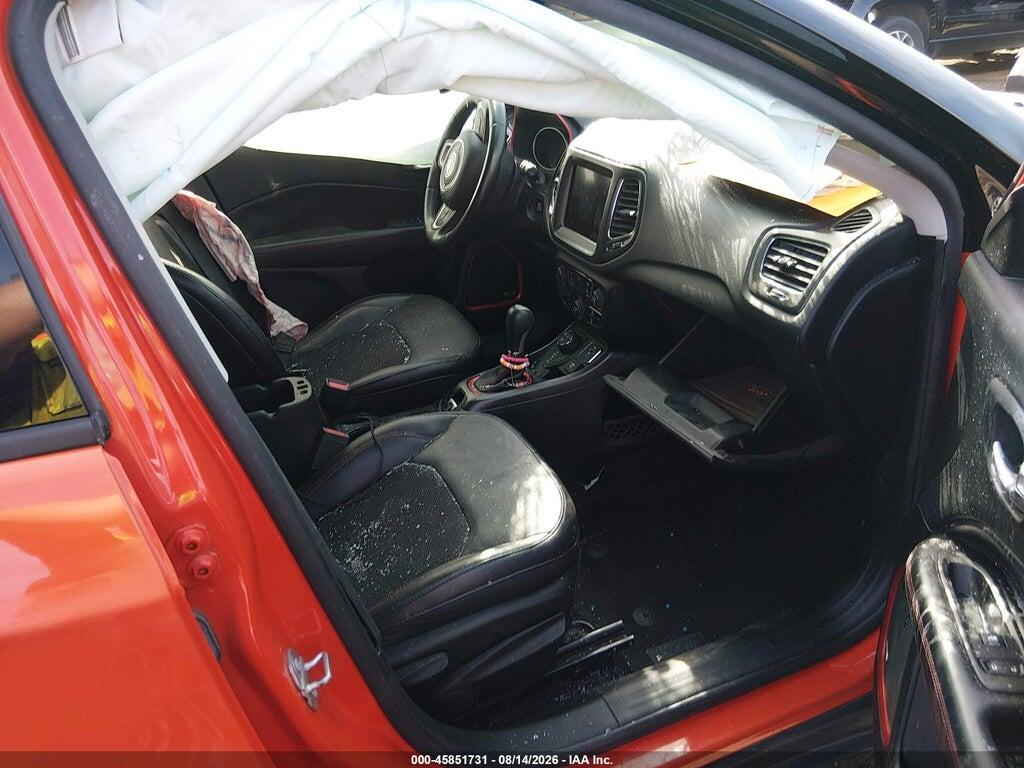 3C4NJDDB8JT287579 2018 JEEP COMPASS photo no. 5