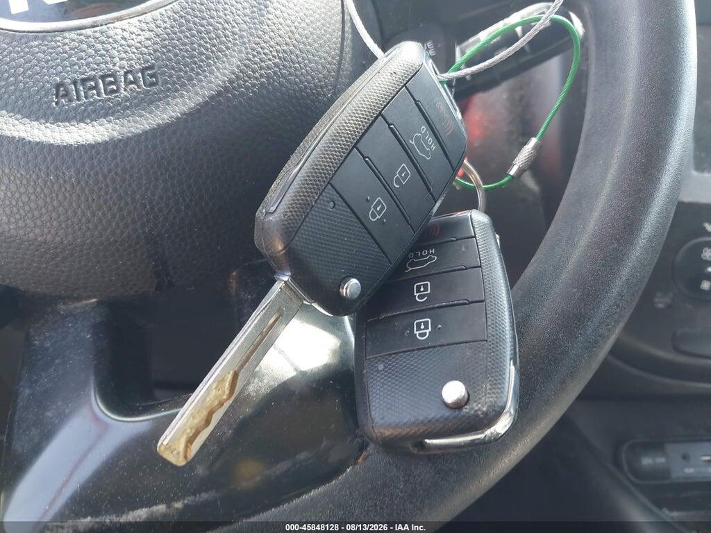 KNDJP3A57J7608358 2018 KIA SOUL photo no. 11