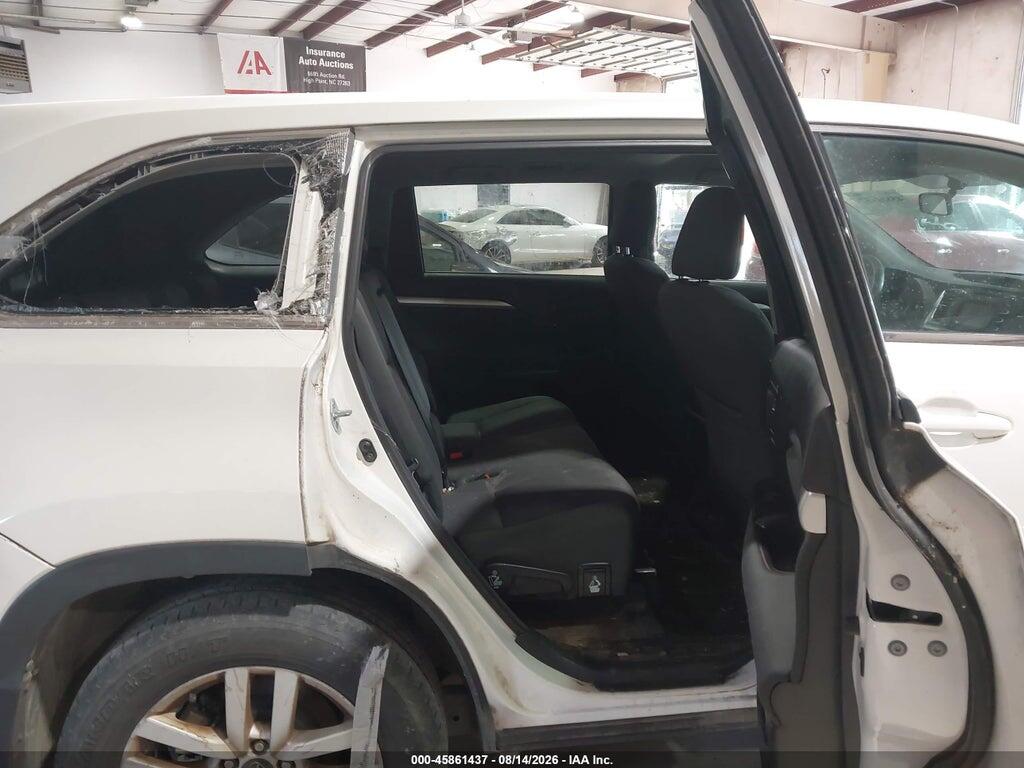 5TDBKRFH5GS326338 2016 TOYOTA HIGHLANDER photo no. 8