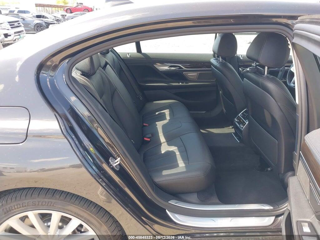 WBA7E2C57KB454608 2019 BMW 740I photo no. 8