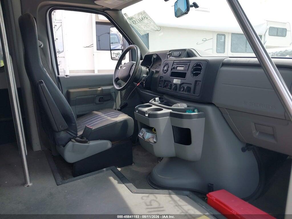 1FDEE3FS4KDC51239 2019 FORD E-350 CUTAWAY photo no. 6