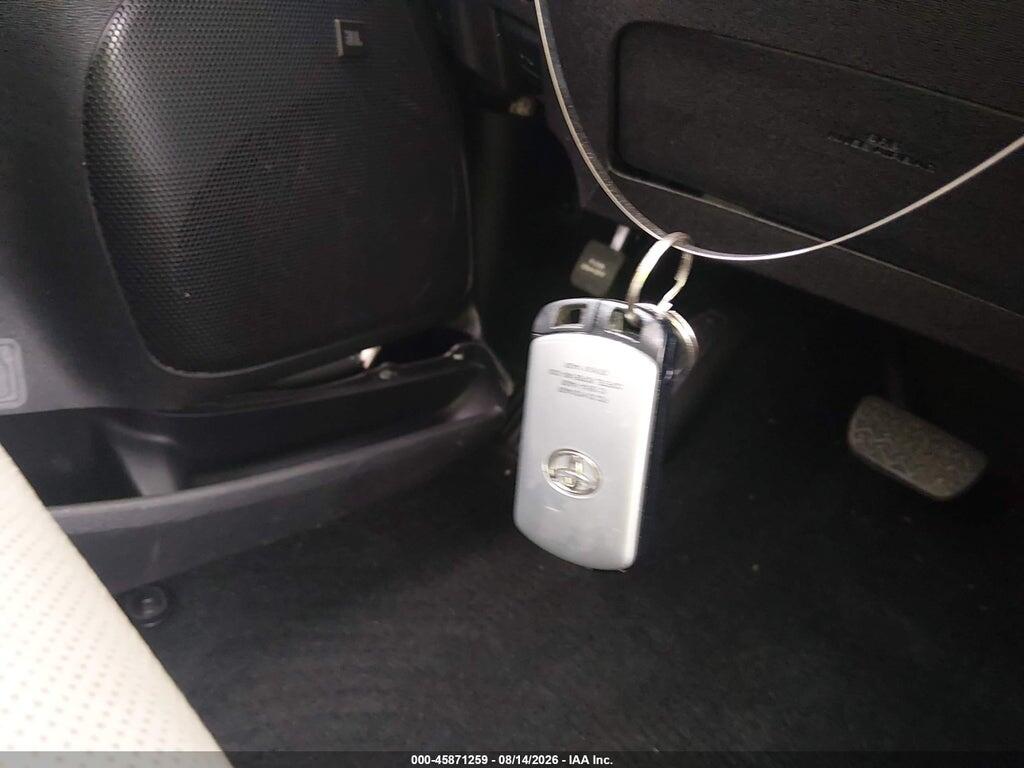 5TDYK3DC0FS561081 2015 TOYOTA SIENNA photo no. 11