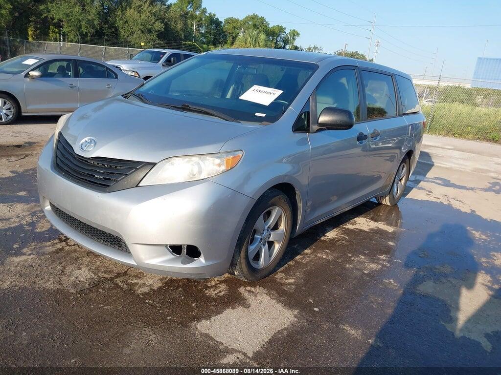 5TDZK3DC2FS660697 2015 TOYOTA SIENNA photo no. 2