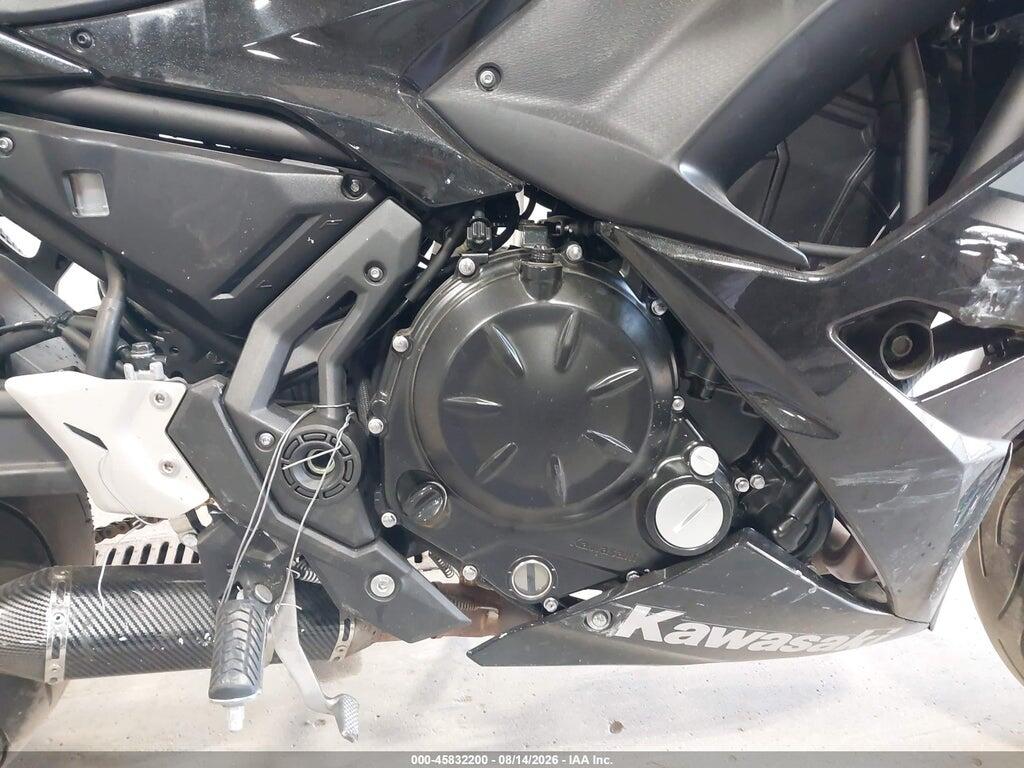 JKAEXEJ15KDA03443 2019 KAWASAKI EX650 photo no. 8