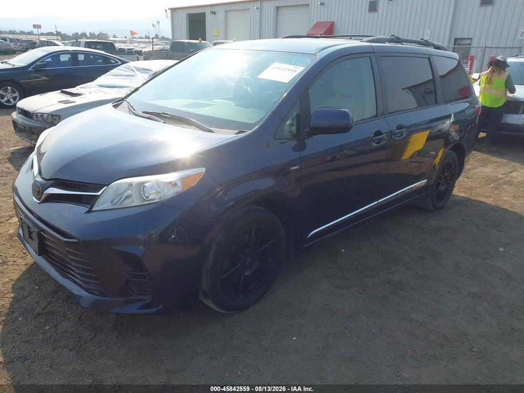 5TDJZ3DC1JS198179 2018 TOYOTA SIENNA photo no. 2