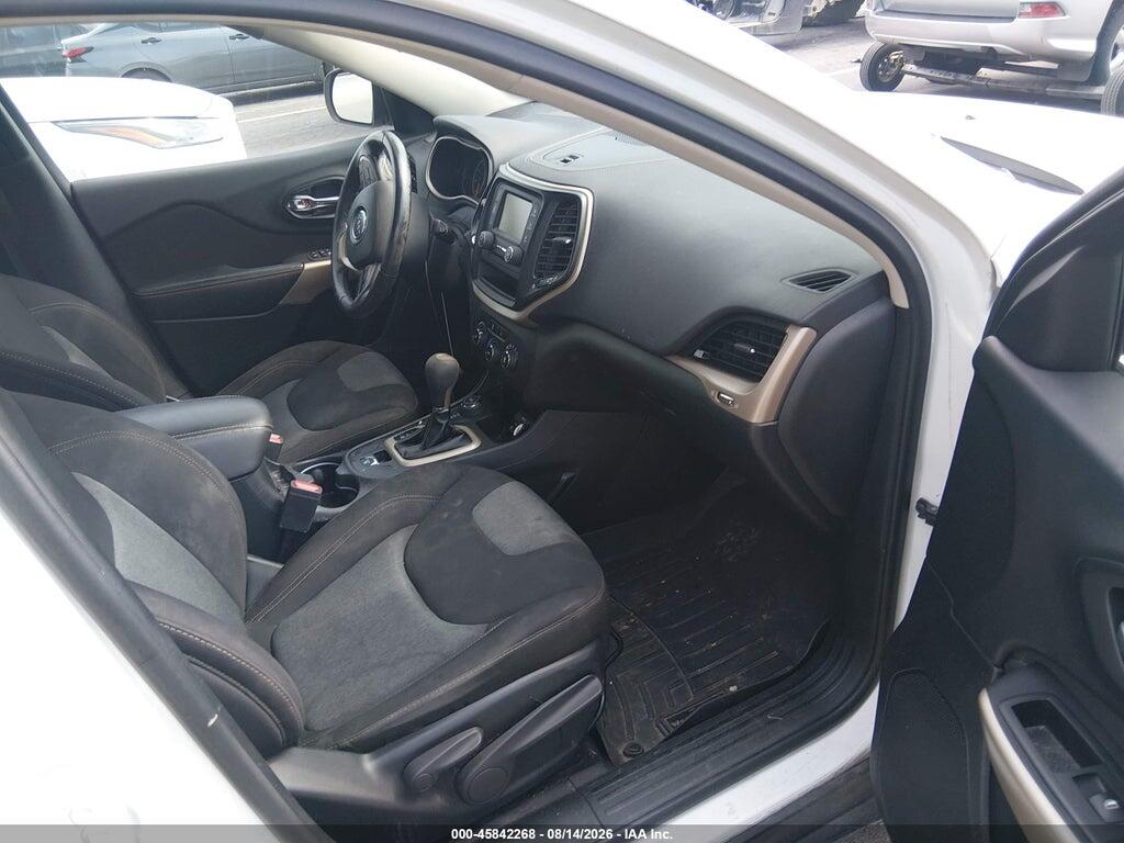 1C4PJMCB4JD592657 2018 JEEP CHEROKEE photo no. 5