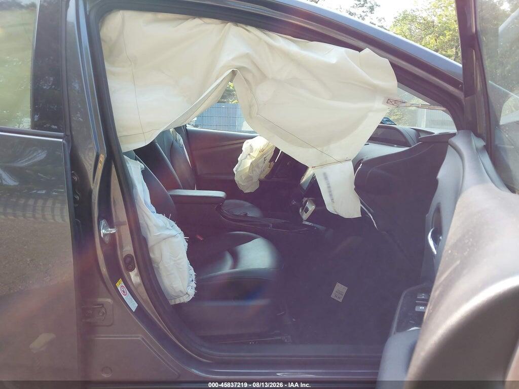 JTDKARFP0J3087977 2018 TOYOTA PRIUS PRIME photo no. 5
