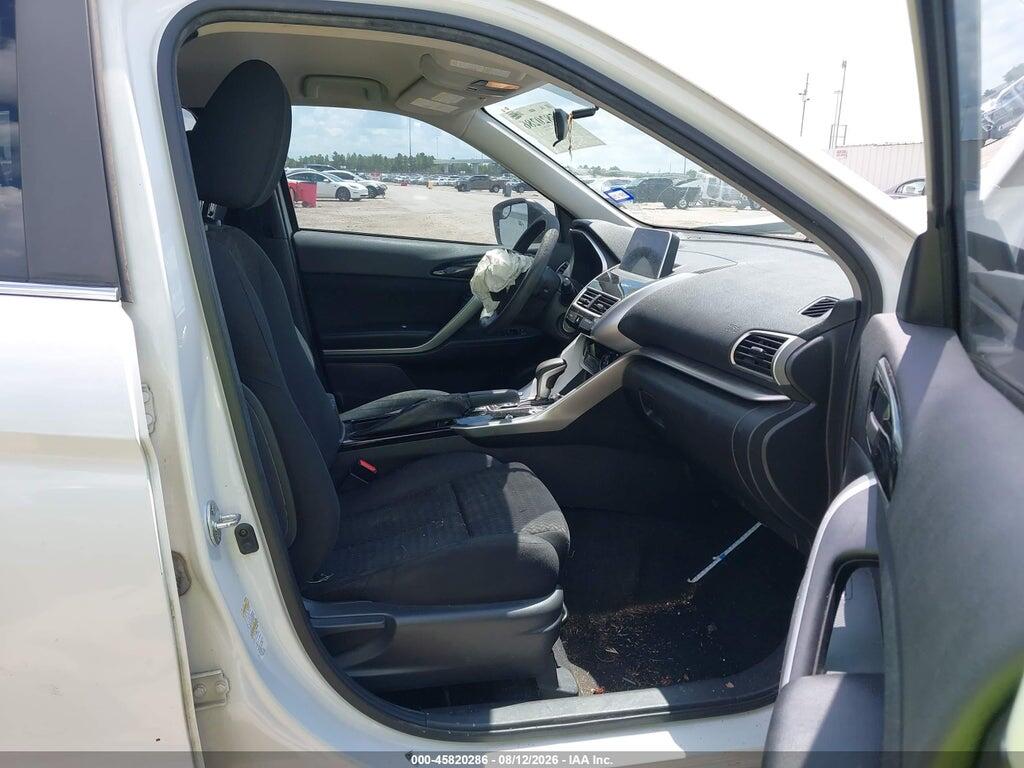 JA4AT4AA4JZ045217 2018 MITSUBISHI ECLIPSE CROSS photo no. 5