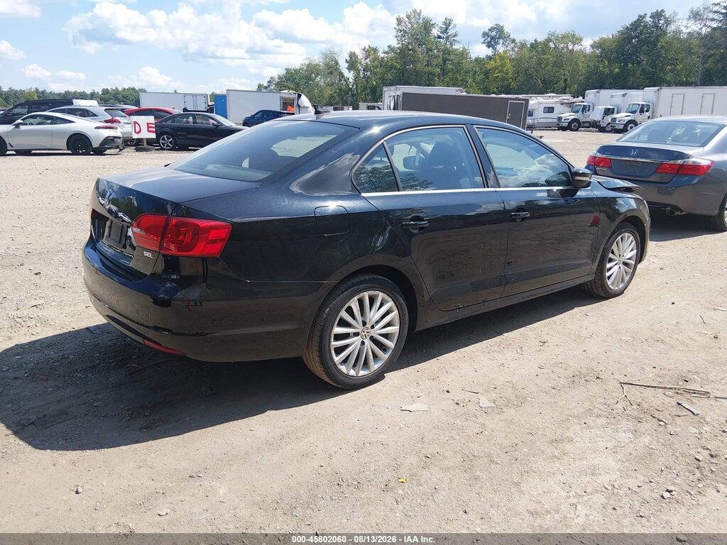 3VWL17AJ8EM375596 2014 VOLKSWAGEN JETTA photo no. 4