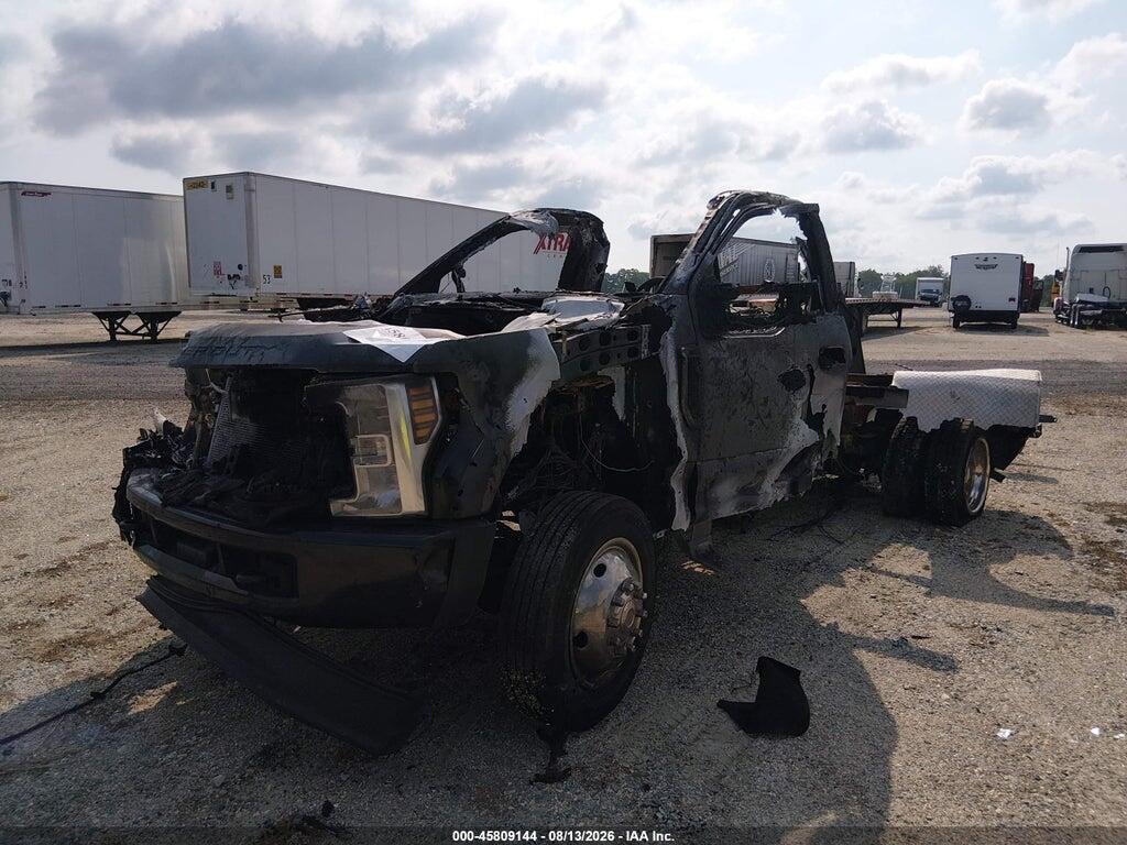 1FDUF4GY3JEB24489 2018 FORD F-450 CHASSIS photo no. 2