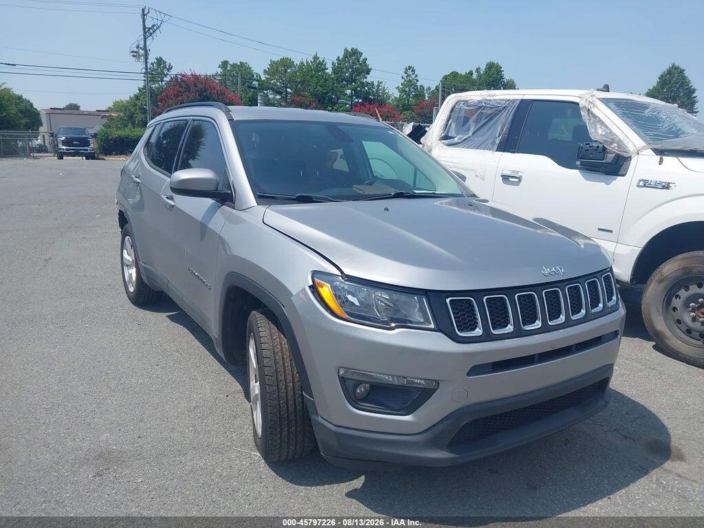 3C4NJCBB2JT425162 2018 JEEP COMPASS photo no. 1