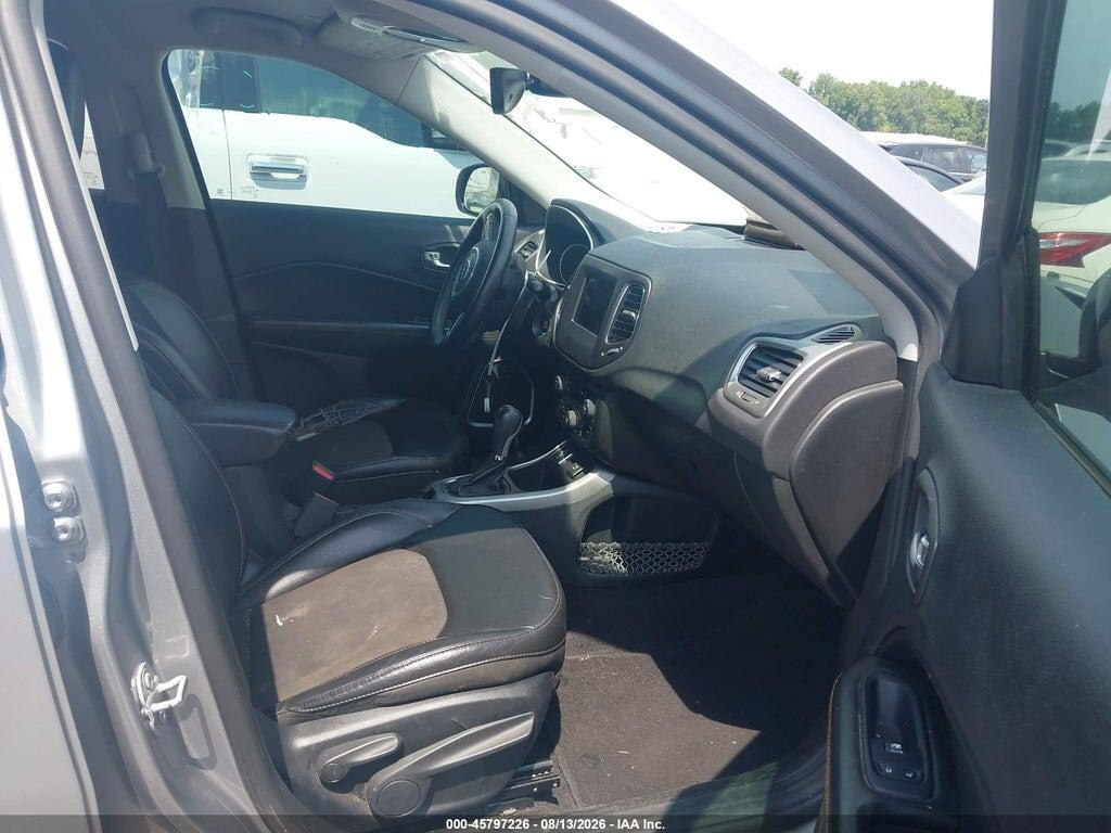 3C4NJCBB2JT425162 2018 JEEP COMPASS photo no. 5