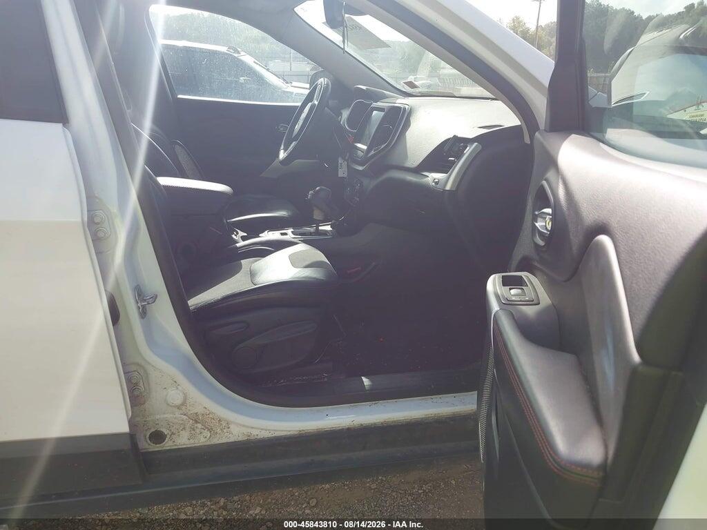 1C4PJMBS2HW588641 2017 JEEP CHEROKEE photo no. 5