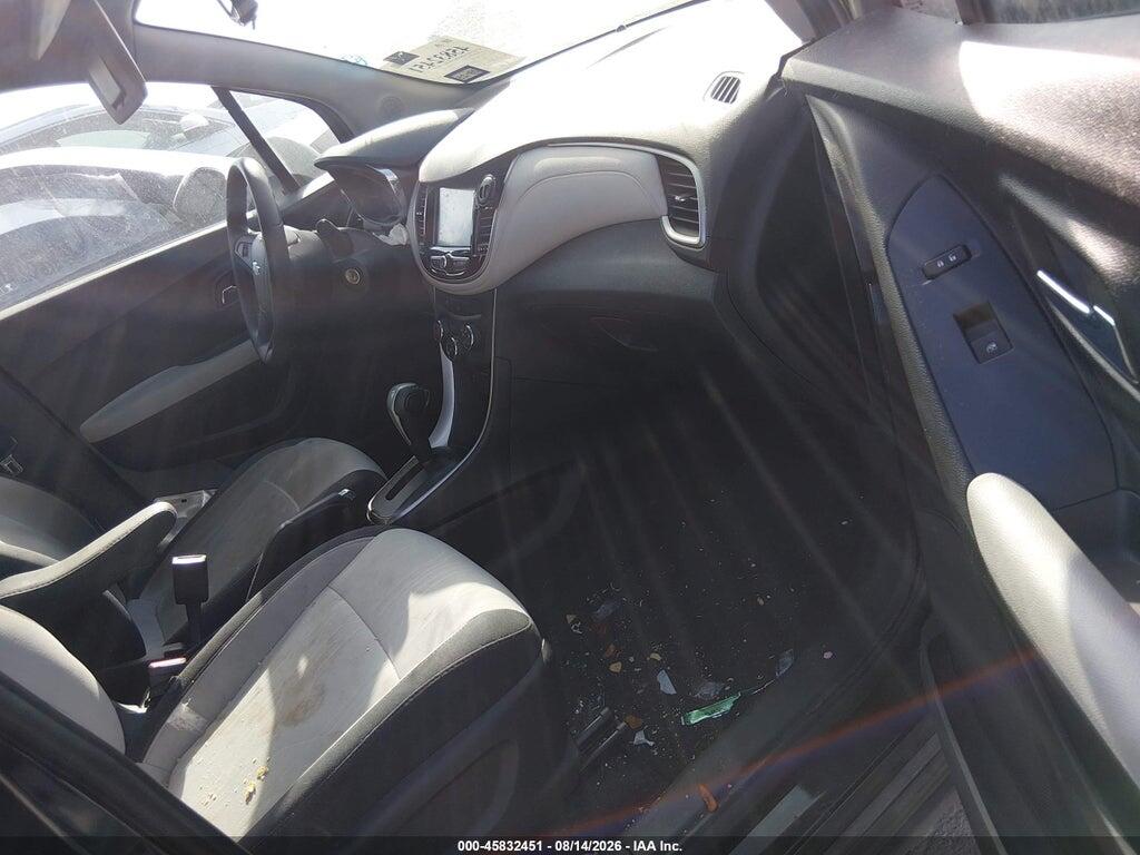 3GNCJLSB5HL131814 2017 CHEVROLET TRAX photo no. 5