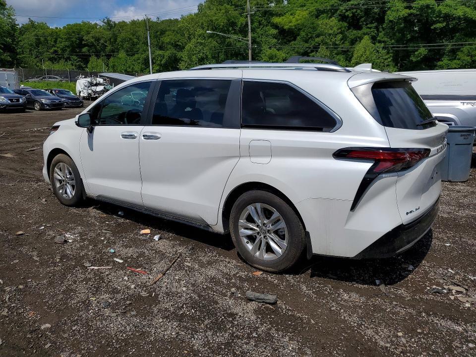 2025 TOYOTA SIENNA LIMITED 7-PASSENGER — Фото 2 из 12