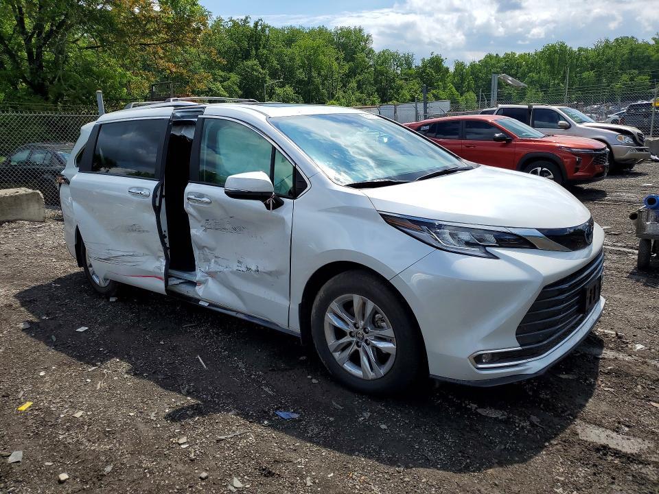 2025 TOYOTA SIENNA LIMITED 7-PASSENGER — Фото 4 из 12