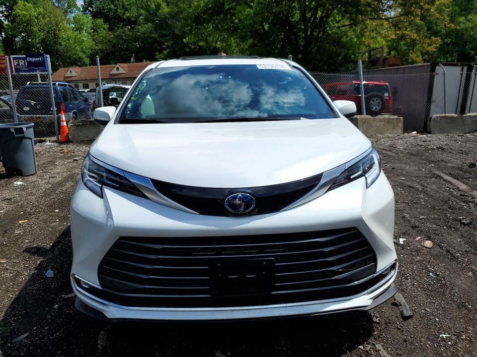 2025 TOYOTA SIENNA LIMITED 7-PASSENGER — Фото 5 из 12