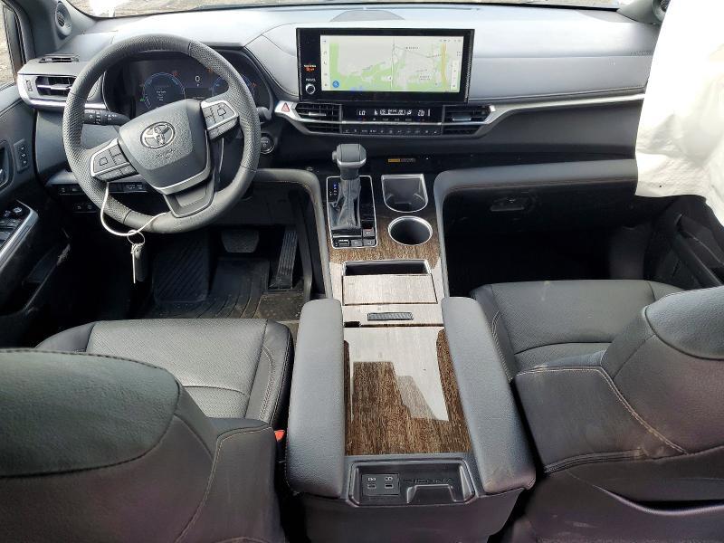 2025 TOYOTA SIENNA LIMITED 7-PASSENGER — Фото 8 из 12