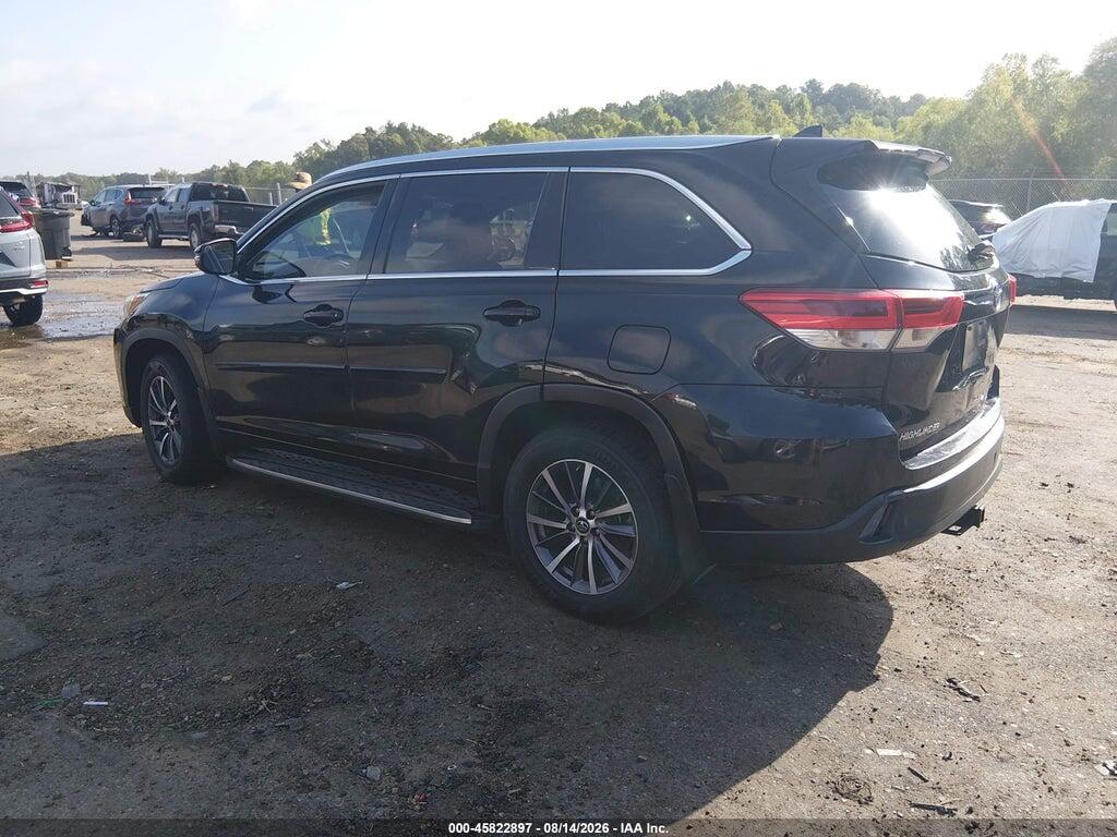 5TDKZRFH3HS189557 2017 TOYOTA HIGHLANDER photo no. 3