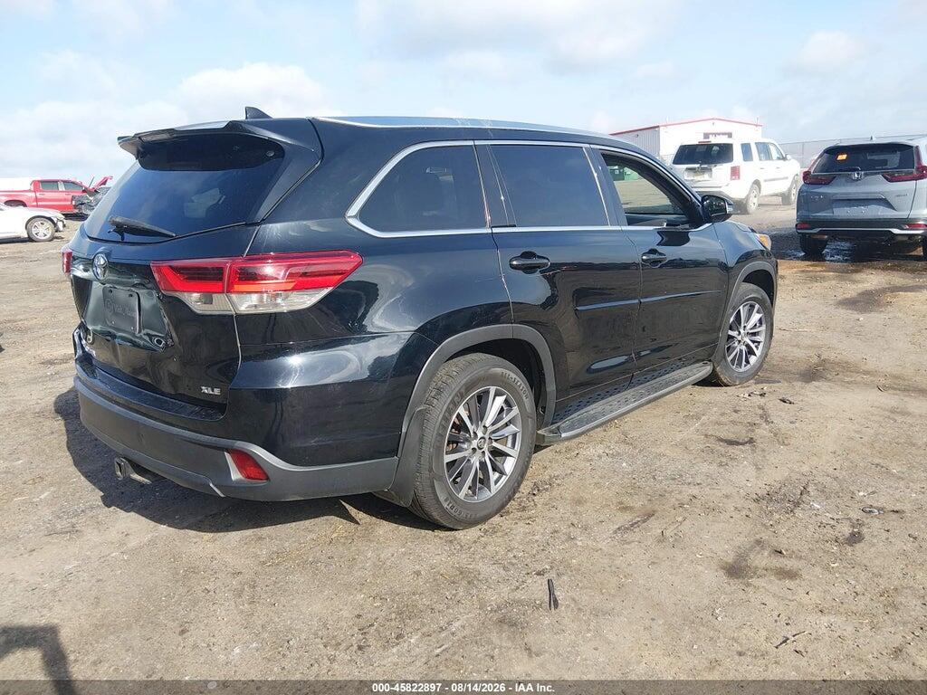 5TDKZRFH3HS189557 2017 TOYOTA HIGHLANDER photo no. 4