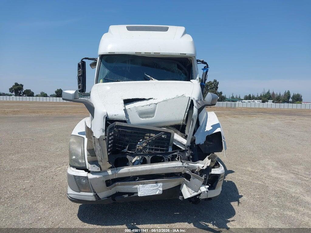 4V4NC9EJ2HN990624 2017 VOLVO VNL photo no. 11