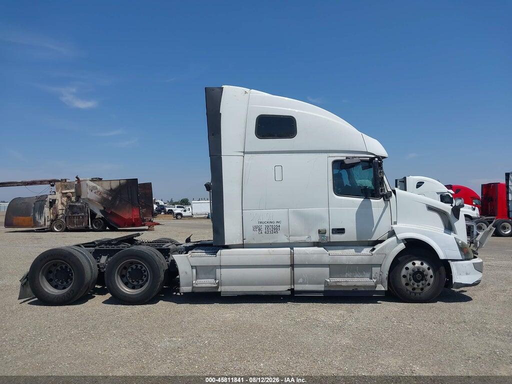 4V4NC9EJ2HN990624 2017 VOLVO VNL photo no. 12