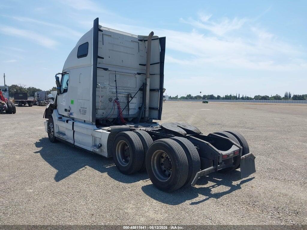 4V4NC9EJ2HN990624 2017 VOLVO VNL photo no. 3