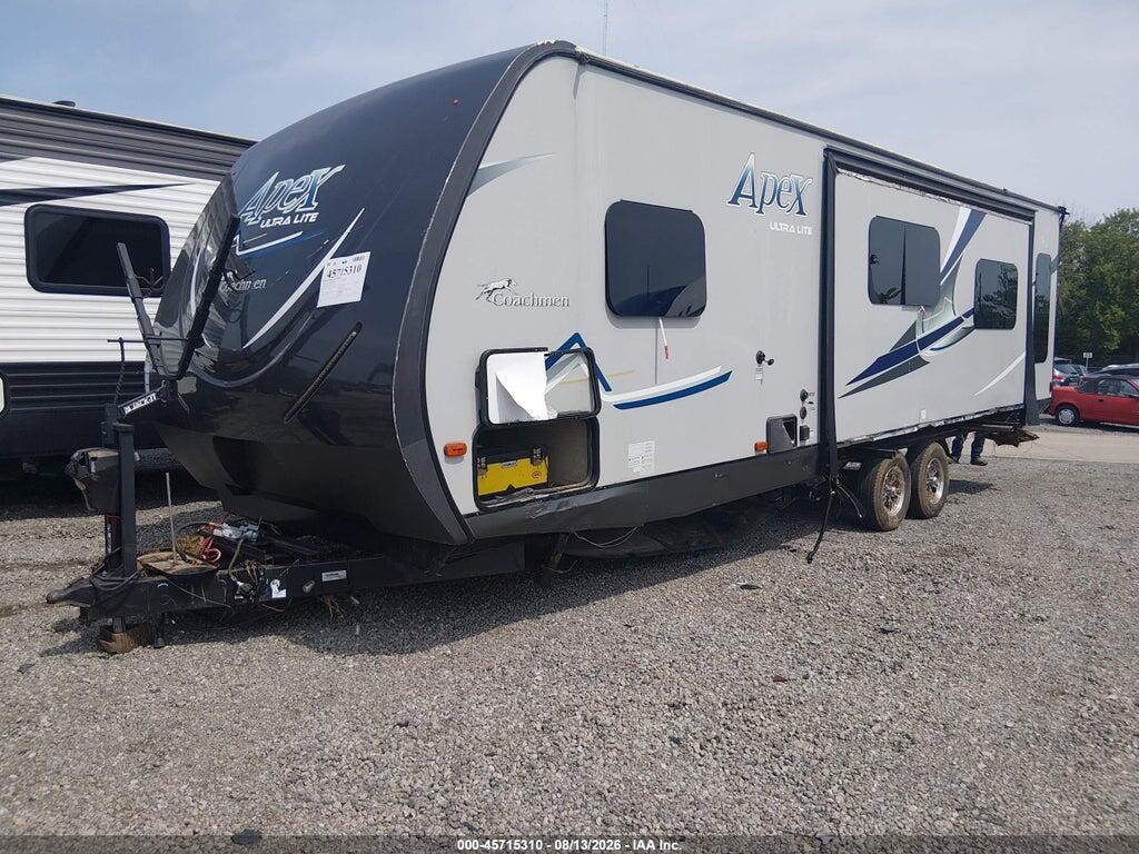 5ZT2CXTB0JF012717 2018 COACHMEN 279RLSS photo no. 2