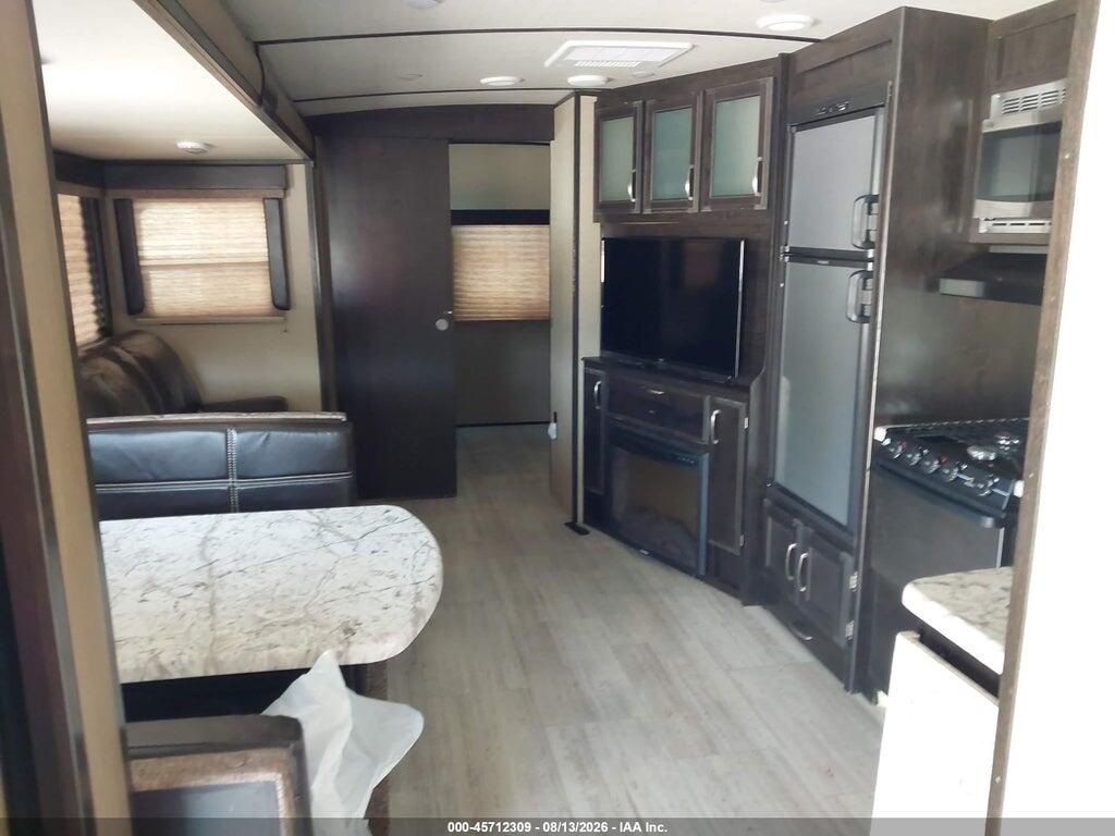 573TE3623J6602925 2018 GRAND DESIGN IMAGINE 3150BH TRAVEL TRAILER photo no. 5