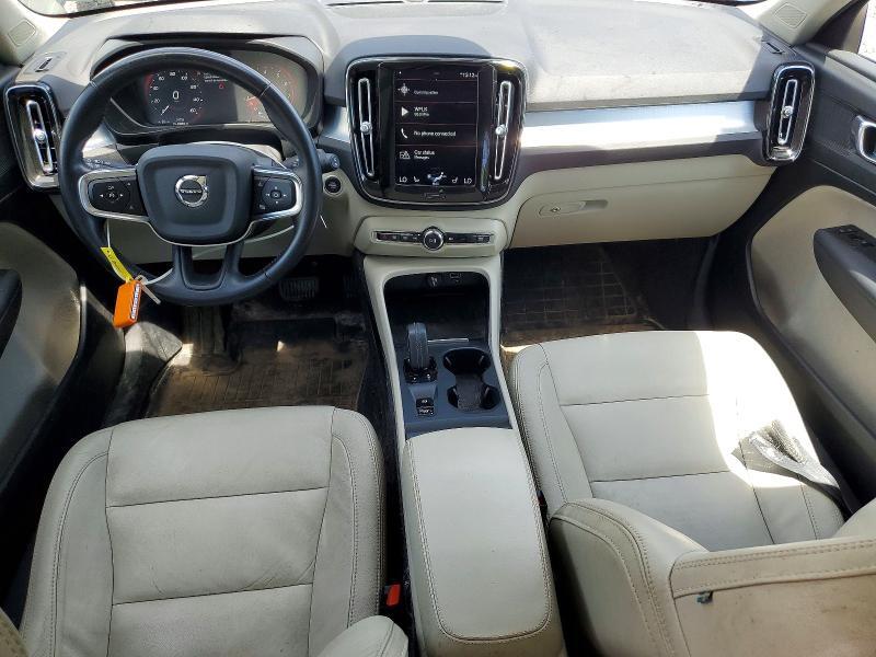 2021 VOLVO XC40 T5 MOMENTUM — Фото 8 из 14