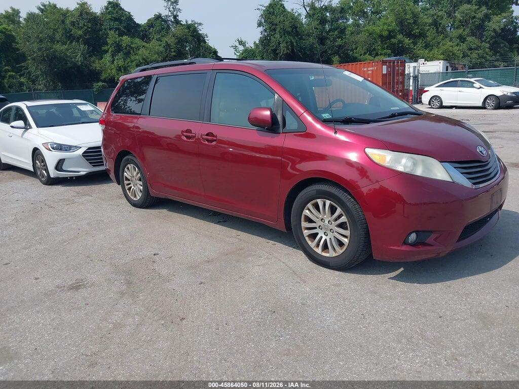5TDYK3DC8DS325954 2013 TOYOTA SIENNA photo no. 1