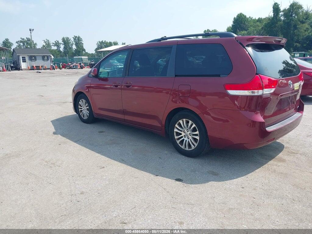 5TDYK3DC8DS325954 2013 TOYOTA SIENNA photo no. 3