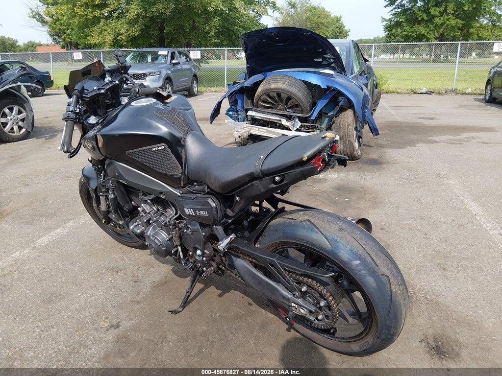 JYARN71E4NA002360 2022 YAMAHA MT09 photo no. 3