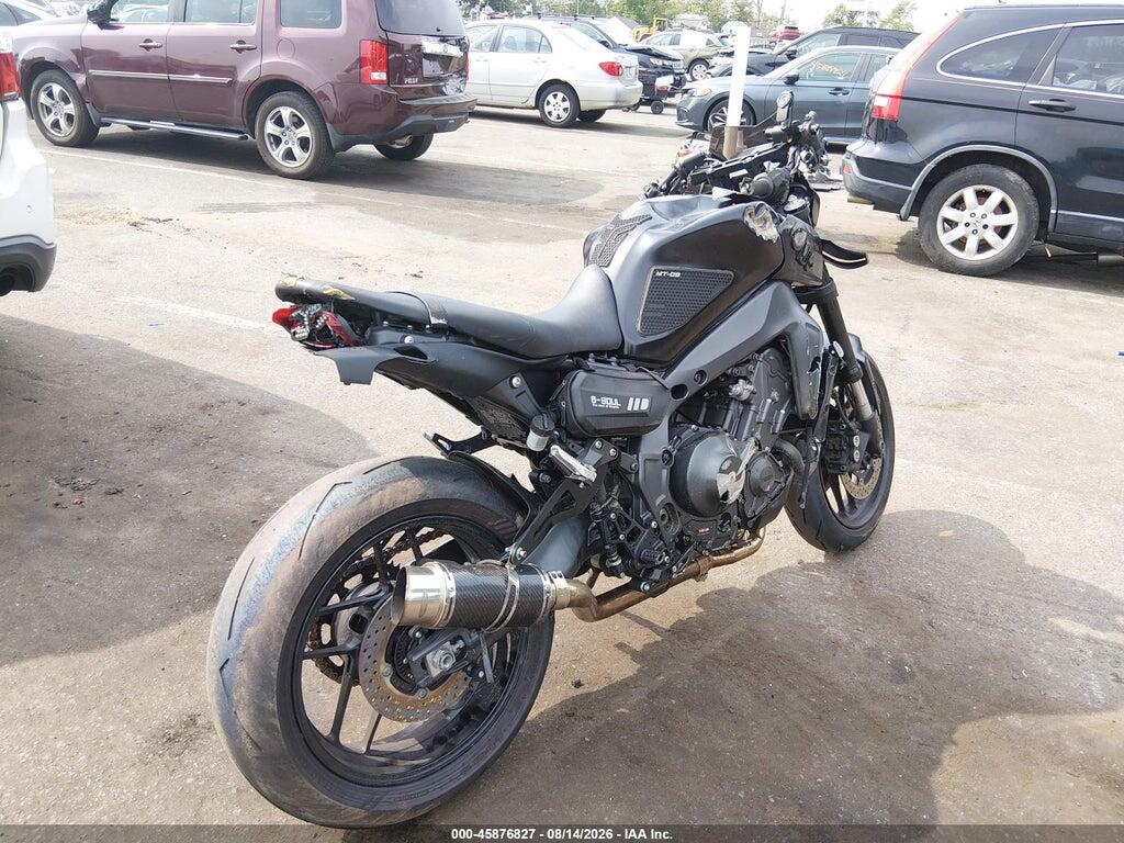JYARN71E4NA002360 2022 YAMAHA MT09 photo no. 4