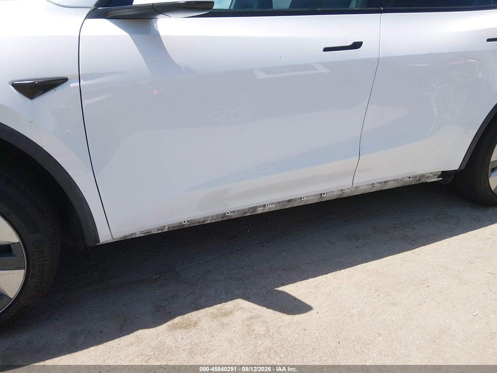 7SAYGAEE9NF314881 2022 TESLA MODEL Y photo no. 6