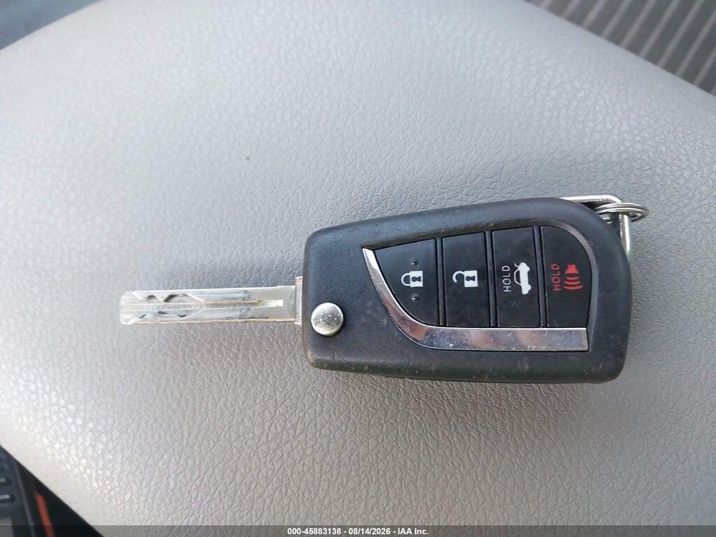 4T1G11AK2MU569847 2021 TOYOTA CAMRY photo no. 11