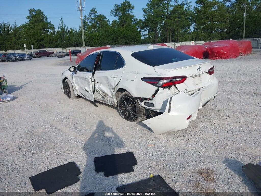 4T1G11AK2MU569847 2021 TOYOTA CAMRY photo no. 3