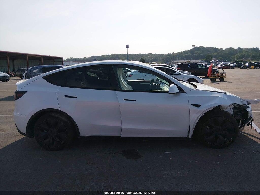 7SAYGDEE4RF177095 2024 TESLA MODEL Y photo no. 12