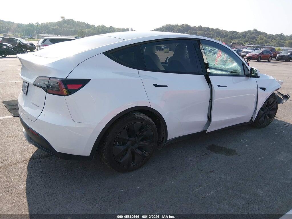 7SAYGDEE4RF177095 2024 TESLA MODEL Y photo no. 4