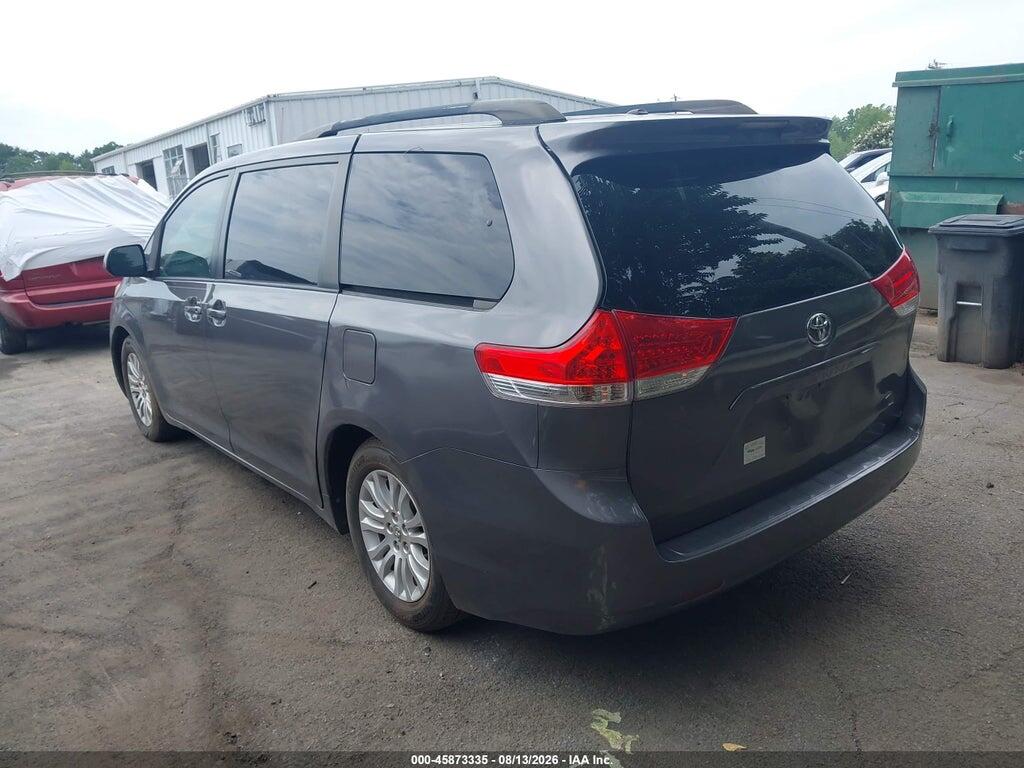 5TDYK3DC4DS372947 2013 TOYOTA SIENNA photo no. 3