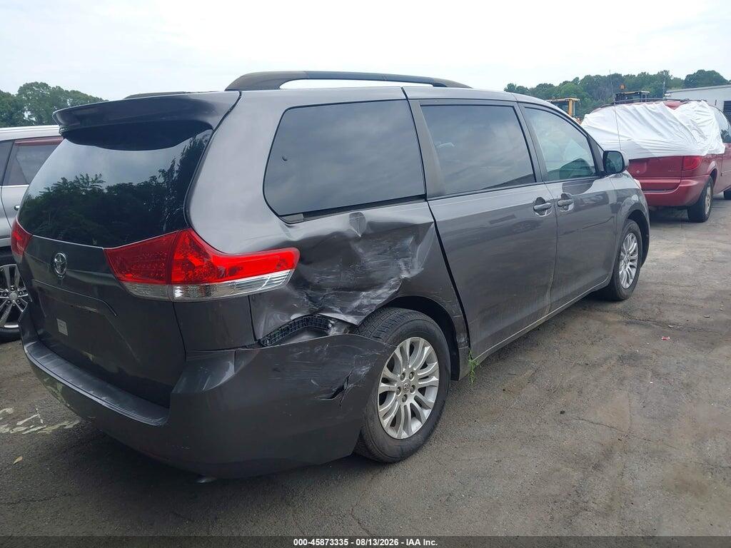 5TDYK3DC4DS372947 2013 TOYOTA SIENNA photo no. 4