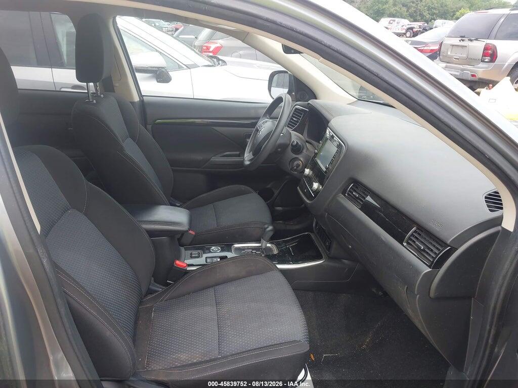 JA4AZ3A39LZ026708 2020 MITSUBISHI OUTLANDER photo no. 5
