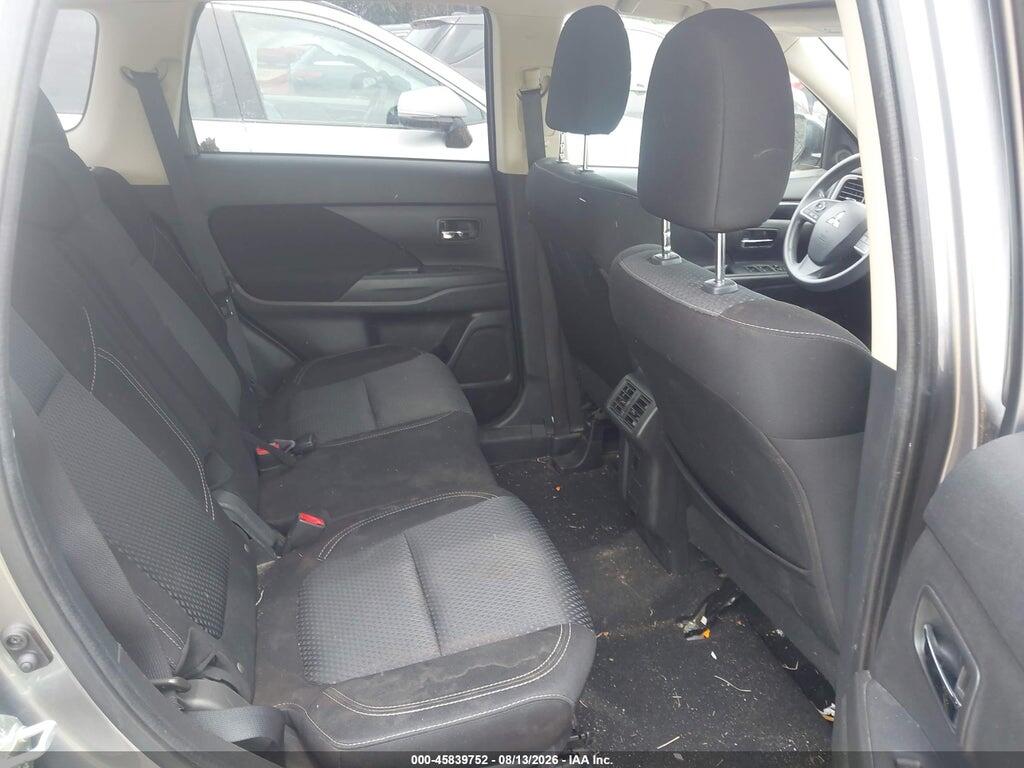 JA4AZ3A39LZ026708 2020 MITSUBISHI OUTLANDER photo no. 8