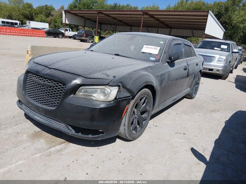 2C3CCAAG4LH202947 2020 CHRYSLER 300 photo no. 2
